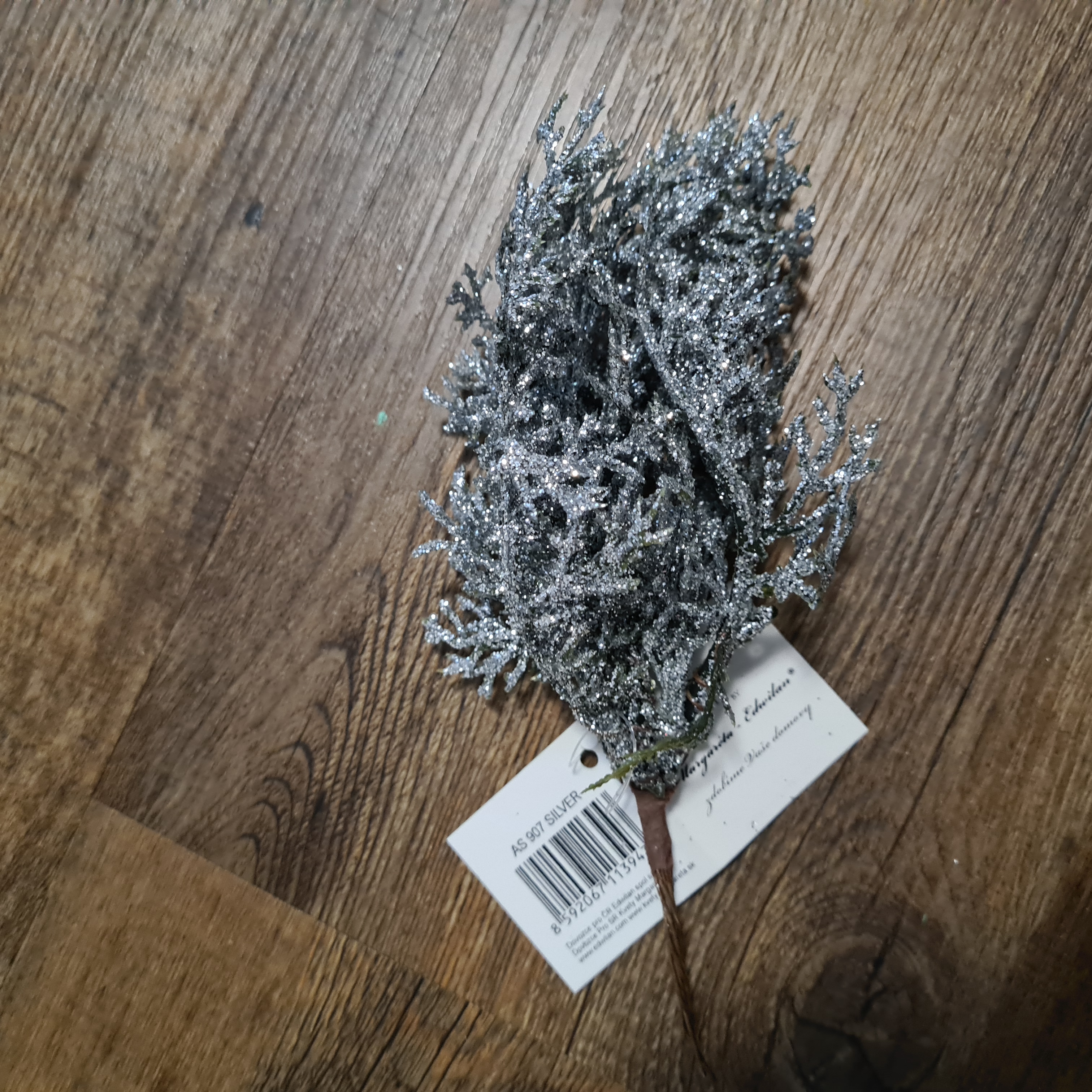 Stříbrná vánoční tráva 